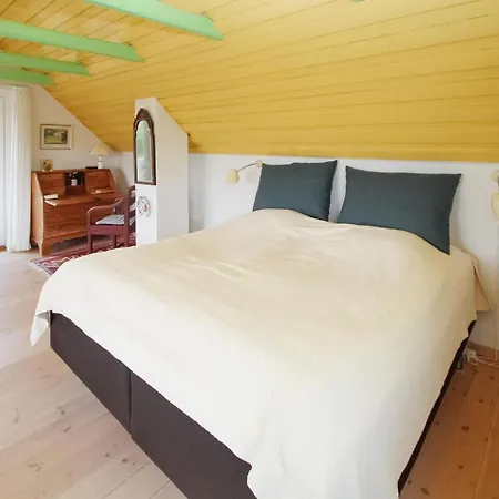 Amazing In Sams With 1 Bedrooms